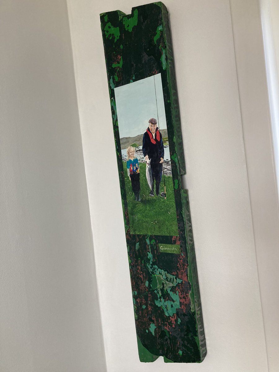 MacleanArtist's tweet image. The boat seat used in the boat that Mary and her grandpa used to fish in. Now with a painting of the two of them hanging up on our wall. Boat seat approx 9x40 inches. 😊 #flyfish #fishing #memories #loch #painting #artwork #art #acrylics #painter #artist #sentimental #reuse