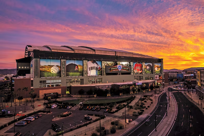 itsallphoenix2's tweet image. BREAKING: The Arizona Senate has passed the Chase Field bill after months of talks between the D-backs, lawmakers, Phoenix, and Maricopa County. Because of a 94-page amendment, the bill now heads back to the House before reaching the governor's desk. ⚾🏛️ #azleg