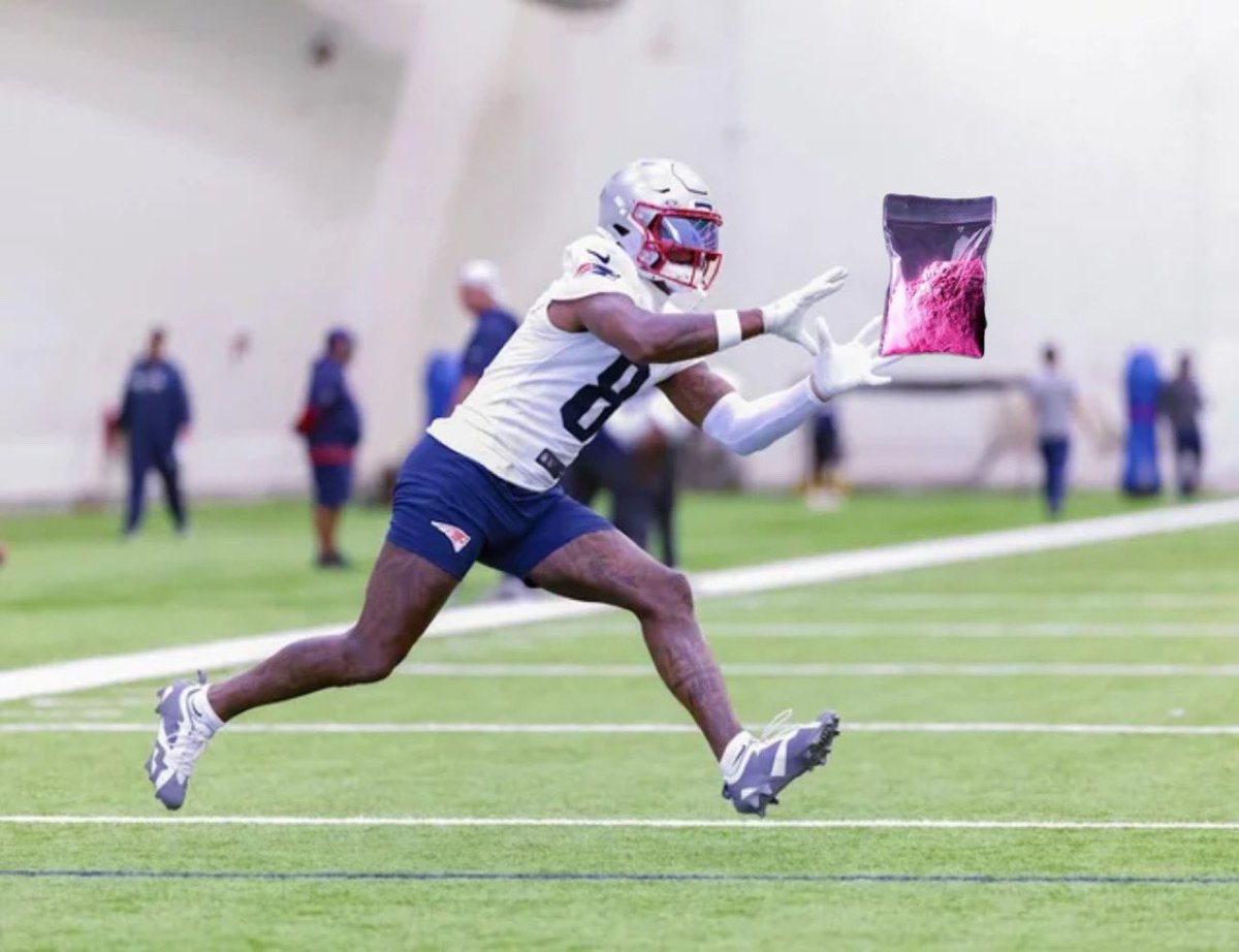 iamcvsguy's tweet image. Stefon Diggs doing something similar