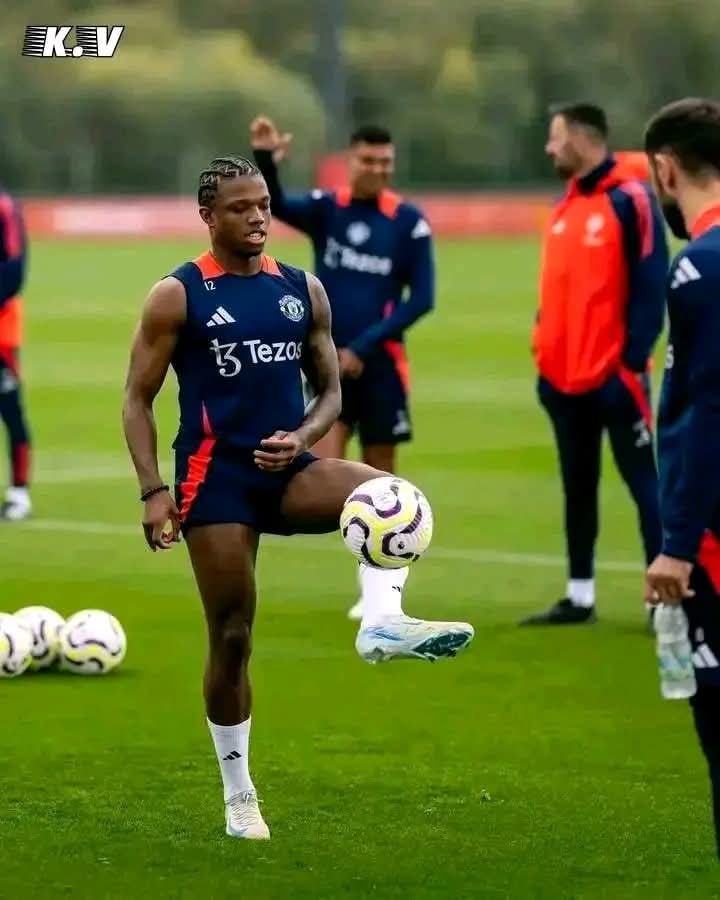 So far, Manchester United have five left-backs:
✅ Luke Shaw
✅ Harry Amass
✅ Tyrell Malacia
✅ Diego Leon
✅ Patrick Dorgu

However, only Patrick Dorgu fits the new system, as he is the only natural wing-back—while the others are traditional full-backs. INEOS have a lot of work