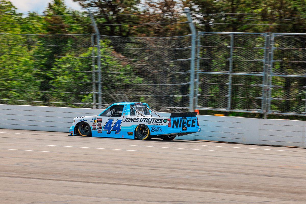 Group 1’s practice session is complete. 

<a href="/connerjones88/">Conner Jones</a> ended the session 7th fastest with <a href="/mattmillsracing/">Matt Mills</a> just behind him in 9th. 

The #45 will take the track with group 2 now!

#PressTheAttack | #TeamChevy