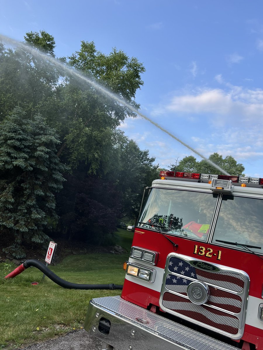 STFD130's tweet image. Thursday night we took advantage of the break in the rain and nice weather and trained on utilizing dry hydrants. Like most rural communities, we do not have fire hydrants in many residential areas, so we utilize ‘fire ponds’ as a water source for fighting fires. #trainhard.