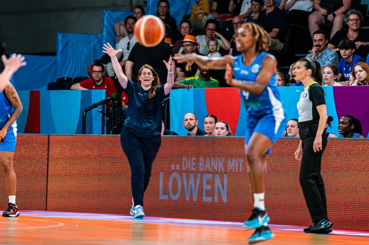 Derrota de Gran Bretaña ❌

🇸🇪 75 🆚 🇬🇧 66

💙 <a href="/AnnaMontanana/">Anna Montañana</a> 

📸 <a href="/EuroBasketWomen/">FIBA Women's EuroBasket</a>