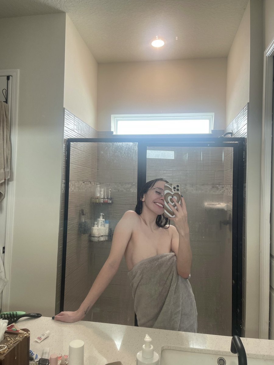 say ‘hi’ if i can dm you ❤️