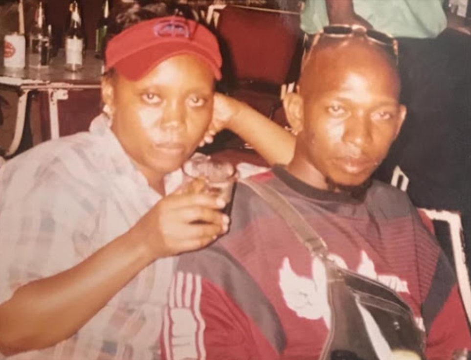 Mike Sonko hapa alikuwa anaambia bibi yake ngoja kuna deal inaivana😂😎