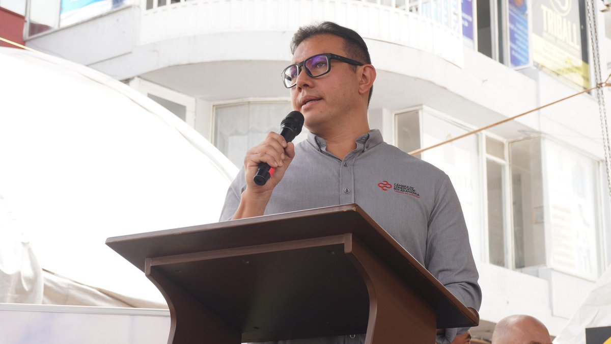 CCBucaramanga's tweet photo. "Estos eventos son un impulso clave para la economía, el dinamismo y el desarrollo de las regiones. En Santander recuperamos el 4.º puesto en competitividad, un reflejo de la pujanza de nuestras provincias. Cada vez estamos más convencidos de que el trabajo mancomunado es el camino hacia el progreso" afirmó Andrés Trillos, dir. @Santandercompetitivo