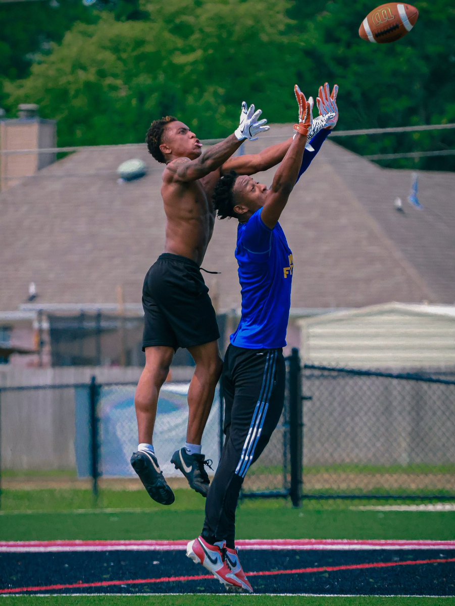 Senior year loading 🙌🏿  <a href="/BallCoachHP/">Recruiting 1-0-1</a> <a href="/Coach_C_Fisher/">C_Fisher_</a> <a href="/Coach_OC14/">Omarr Conner</a> <a href="/CoachSwaggy_T/">Mike Thompson</a>