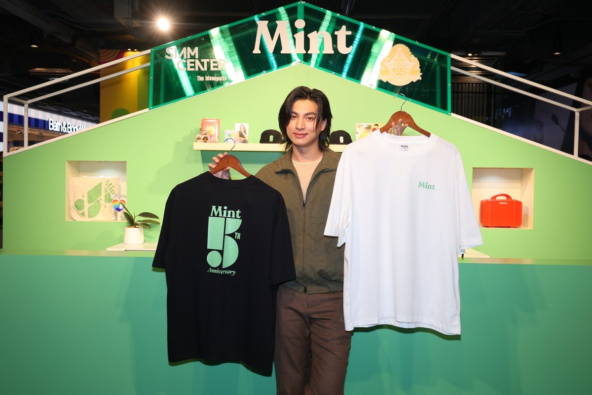 “กลัฟ-คณาวุฒิ” <a href="/gulfkanawut/">gulfkanawut</a> ร่วมชม นิทรรศการฉลองครบรอบ 5 ปี Mint Magazine ในงาน “Mint 5 Years of Freshness”

GULF X MINT 5TH ANV

#GulfKanawut
#Mint5YearsofFreshness
#Mint5thAnniversary
#SiamCenter #TheIdeaopolis
#MintMagTH