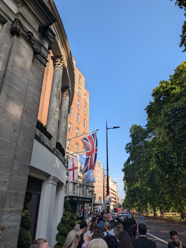 TheBarlowRC's tweet photo. Miss Eakin and Mr Enright are looking absolutely stunning this evening as they head off to the TES Schools Awards 2025 in London 🎉

We couldn’t be prouder 💙 @Tesforteachers

#TheBarlowFamily #OscarsOfEducation #TeamBarlow #TheBarlowFamily #RiseUp #TakeCourage #AndDoIt https://t.co/xpXmHX8WfO