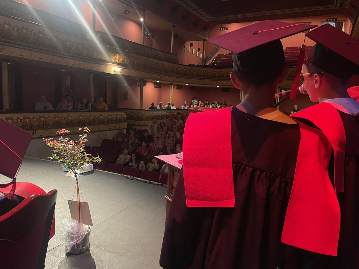 Onte tamén foi un día especial  para tod@s, sobre todo para os protagonistas, os pequenos e pequenas de 6*.O día da súa graduación.
Unha velada chea de lembranzas, preciosas palabras de agradecemento e moi, moi emotivo! 😍😍

Recordarémosvos sempre! 
Bo camiño!

#coledegaldo