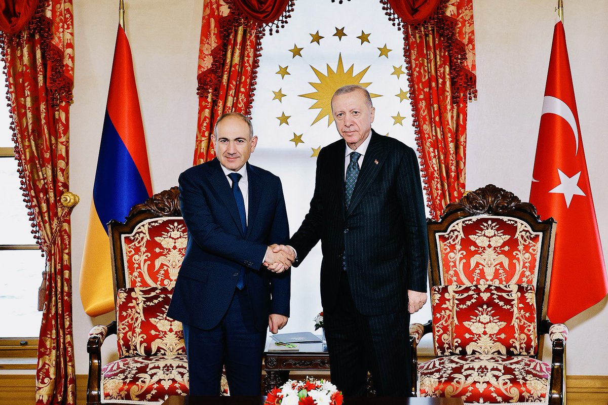 NikolPashinyan's tweet image. Had in-depth exchange with President @RTErdogan in Istanbul. Discussed the Armenia–Türkiye normalization process, regional developments, and the importance of sustained dialogue.
Armenia remains committed to building peace and stability in our region.