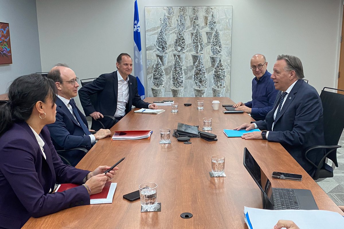 François Legault (@francoislegault) on Twitter photo Avec la présidente d'Investissement Québec, Bicha Ngo, le président de la Caisse de dépôt, Charles Émond et le ministre des finances, <a href="/EricGirardMFQ/">Eric Girard</a>.
Nous avons discuté de projets économiques pour créer plus d'emplois bien payés au Québec. Avec la présidente d'Investissement Québec, Bicha Ngo, le président de la Caisse de dépôt, Charles Émond et le ministre des finances, <a href="/EricGirardMFQ/">Eric Girard</a>.
Nous avons discuté de projets économiques pour créer plus d'emplois bien payés au Québec.