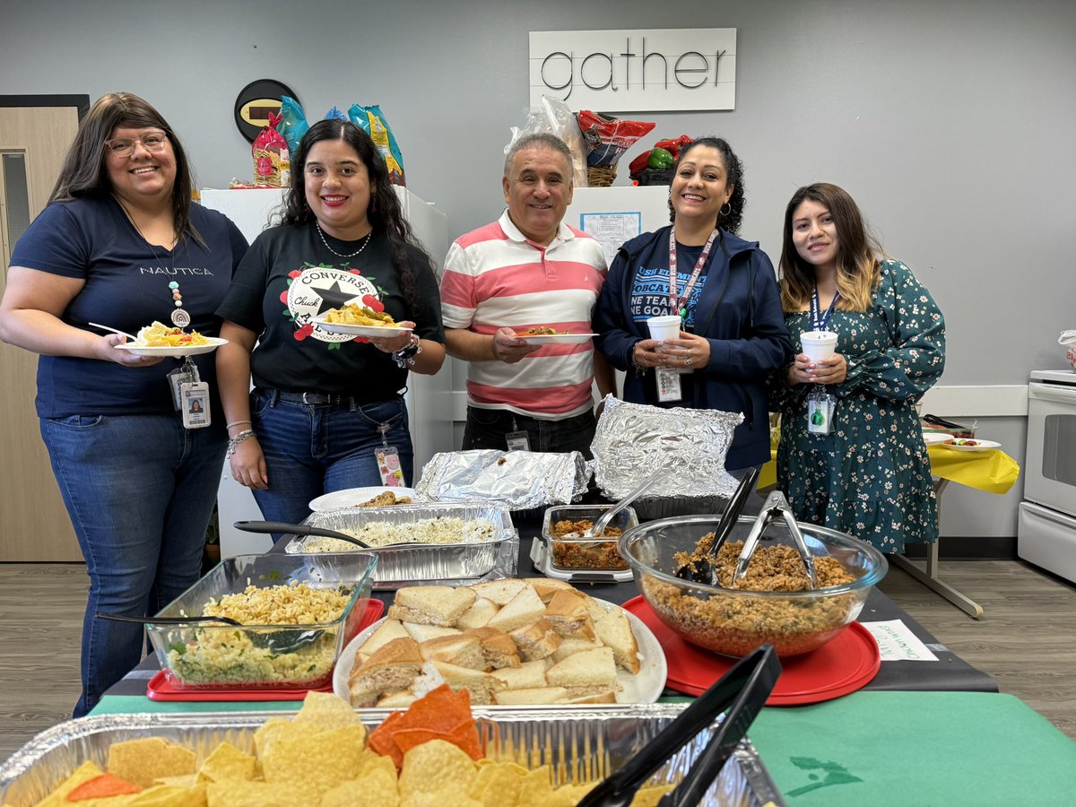 The good vibes from our Summer Fiesta are carrying us on a Friday! 😎🌮🎊 #SummerLearning <a href="/ajbushelem/">Bush Elementary</a> <a href="/MrsTaylor7720/">Jennifer Taylor</a>