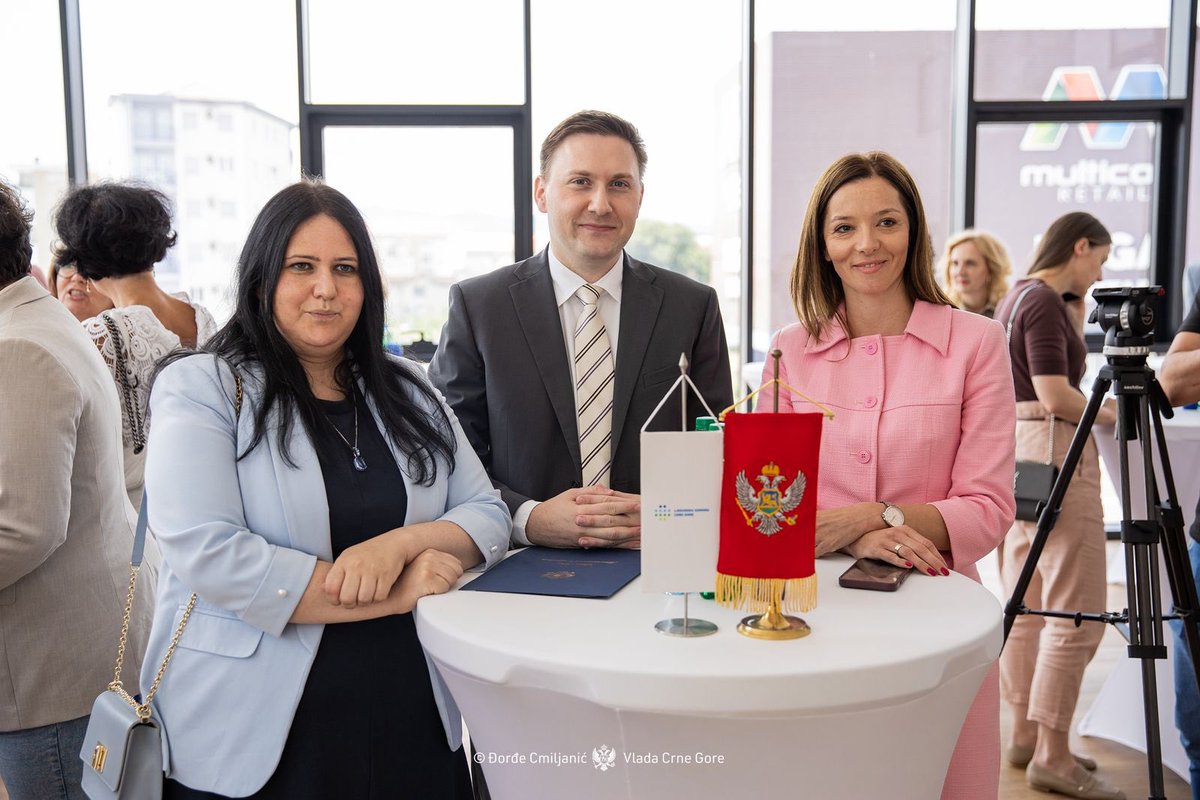 Ministarstvo zdravlja Crne Gore (@minzdravlja) on Twitter photo 🗣️ <a href="/VojislavSimun/">Vojislav Šimun</a> : Naša zajednička misija ostaje ista - graditi zdravstveni sistem koji će biti na ponos svim građanima, a ljekarima omogućiti uslove dostojne njihove profesije. 🗣️ <a href="/VojislavSimun/">Vojislav Šimun</a> : Naša zajednička misija ostaje ista - graditi zdravstveni sistem koji će biti na ponos svim građanima, a ljekarima omogućiti uslove dostojne njihove profesije.