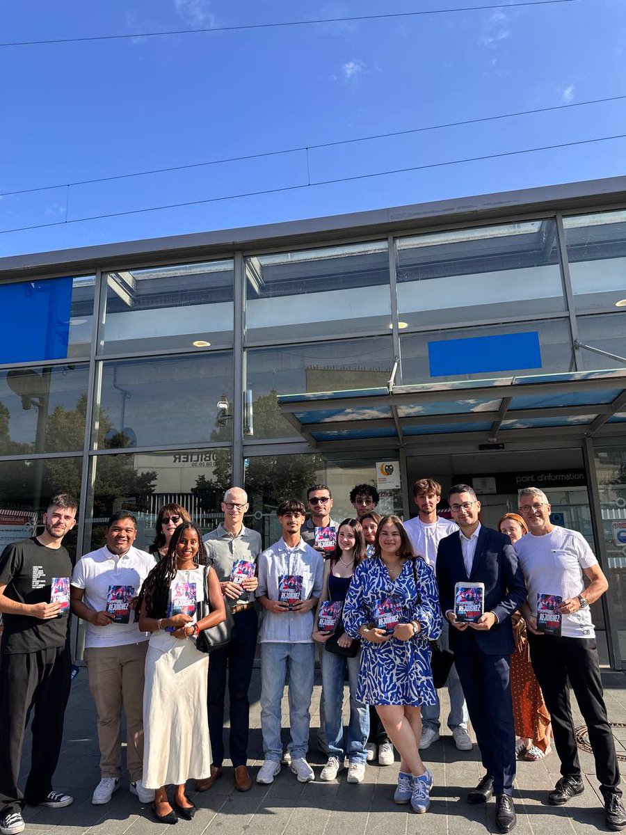 Superbe énergie ce soir en gare de Chelles avec les #JAM77 pour le lancement du comité Renaissance de Chelles ! 

La jeunesse s’engage, et ça fait plaisir à voir 💥🇫🇷🙌