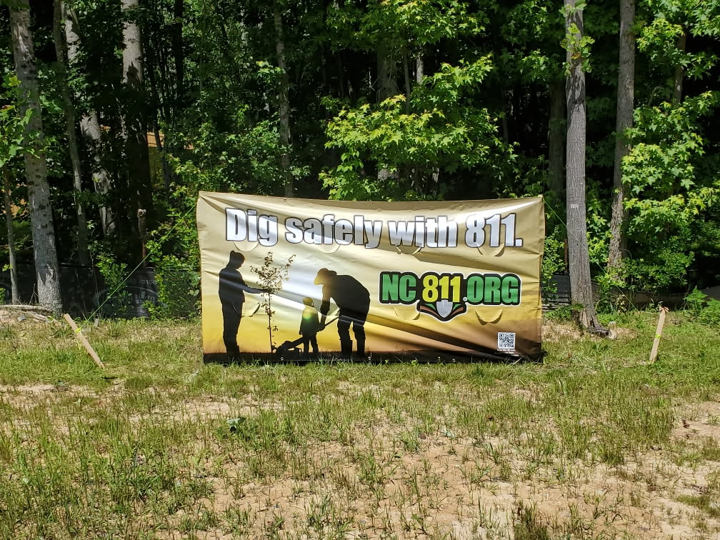 Shoutout to Rob Litteral with TRC for taking action to promote excavation safety! He’s been busy placing our Safe Digging Banners at the Trail Ridge community in Kernersville. It’s a great reminder that contacting 811 before digging isn’t just smart — it’s essential. Let’s