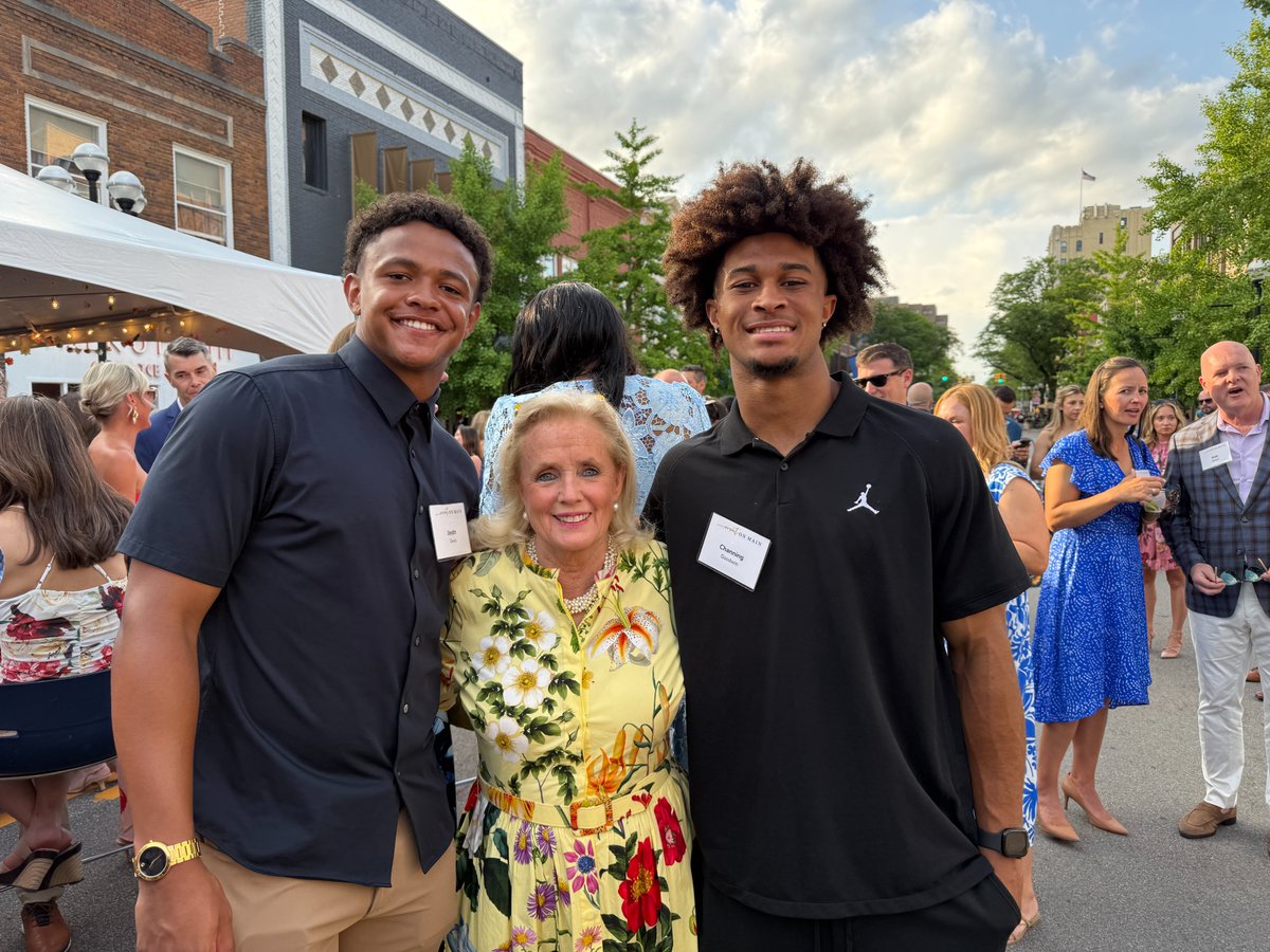 Couldn’t have had two better guys to enjoy the event supporting C.S Mott Children’s Hospital on Main with than <a href="/UMich/">University of Michigan</a> QB Jadyn Davis and WR Channing Goodwin.  

Talked NIL with them and the importance of supporting college athletes.