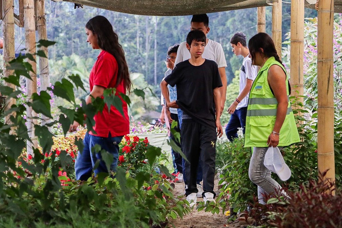 Recibimos una nueva visita en nuestro Centro Inteligente de Gestión Ecológica La Esmeralda (CIGE)🍃

12 niños de la Fundación Niños de Los Andes conocieron nuestras instalaciones y se adentraron en la operación para conocer la correcta disposición de los residuos