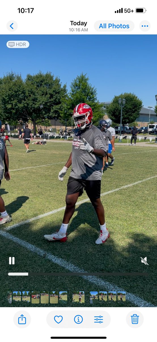 Toryclark52's tweet image. Big-Man Grind…. In the trenches University of South Carolina OL/DL Camp! #SouthCarolina #Gamecocks #Staycocky🤙🏿
@ROBERTSON_9TWO @Davis33Coach @WAAcademyFB @GAVarsityRivals @247Sports @On3sports @Jr1Jeffery @RecruitGeorgia @_Tselll