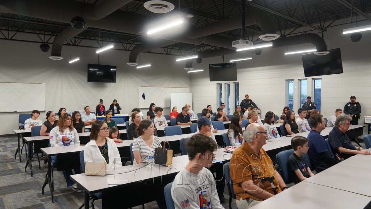 🎉 Congrats to Class 3 of the Edinburg PD Teen Academy! 🎓 A graduation celebrated the teens who finished the week-long academy, gaining experience in police work, from traffic stops to forensics. We’re proud of their hard work! 👏🚓