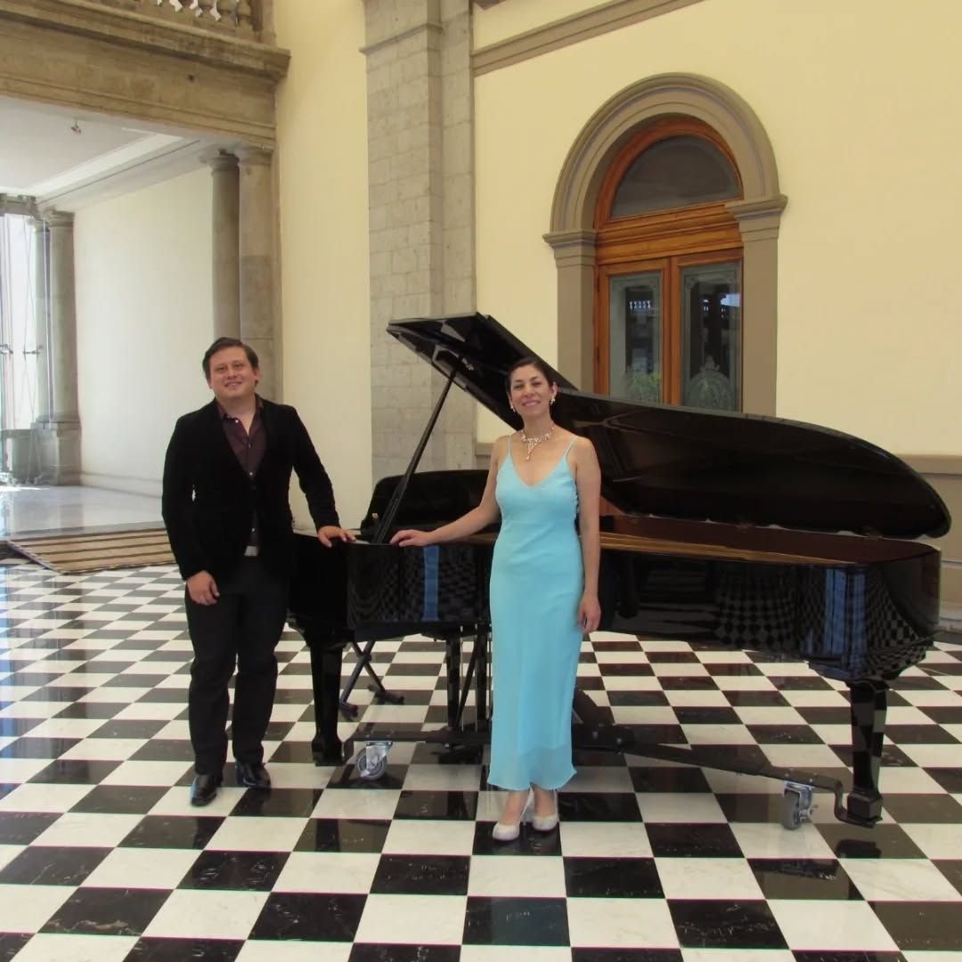 Museodehistoria's tweet image. 📅 Este sábado 21 de junio ven a disfrutar de obras de Schumann, Satie y Bizet en la voz y el piano de Adriana Hernández Rascón y Rurik Russi. 

📍  Te esperamos en el Patio del Alcázar a las 12 h.
🎟️ #Concierto incluido en el boleto de entrada

#CastilloDeChapultepec