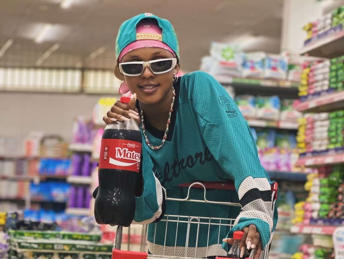 I need team mates to drink this bottle of coke🥰🥰