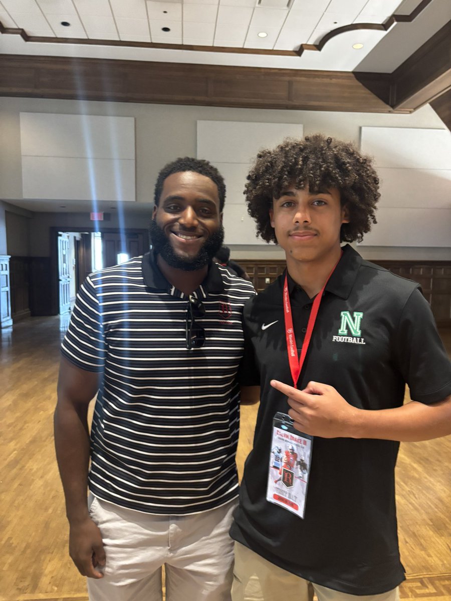 calvindrakeiii's tweet image. Had a great time visiting @RhodesFootball. Can’t wait to get back on campus!
@Coach_Womble @Coach_DiLella @coachaaronvice @douglichten @LAvsAllYall