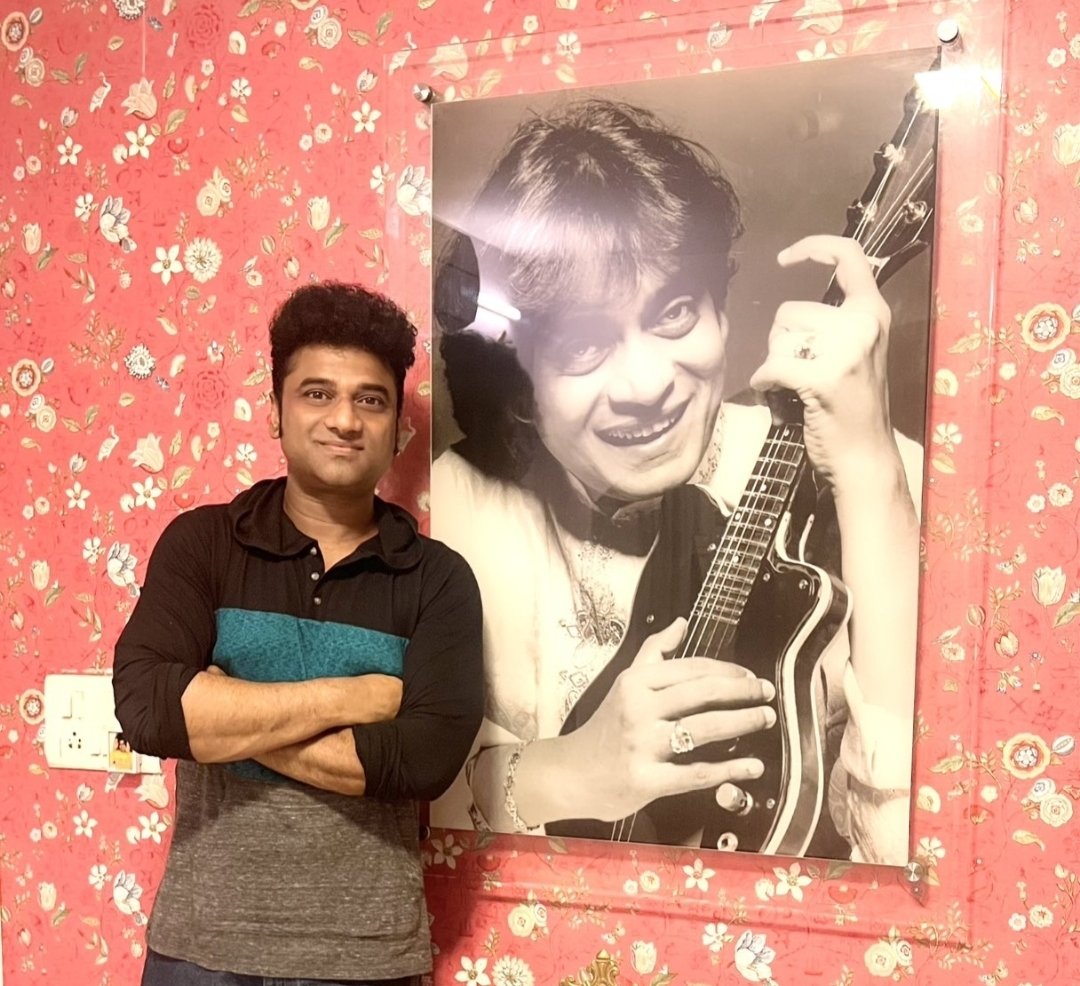 SureshkumarKam5's tweet photo. "MUSIC" is a purest emotion that we can feel in every situation in Life......

HAPPY WORLD MUSIC DAY MY DEAR ROCK STAR @ThisIsDSP   🎶❤️🎶

#WorldMusicDay  🎵 https://t.co/elSgIfvqHq