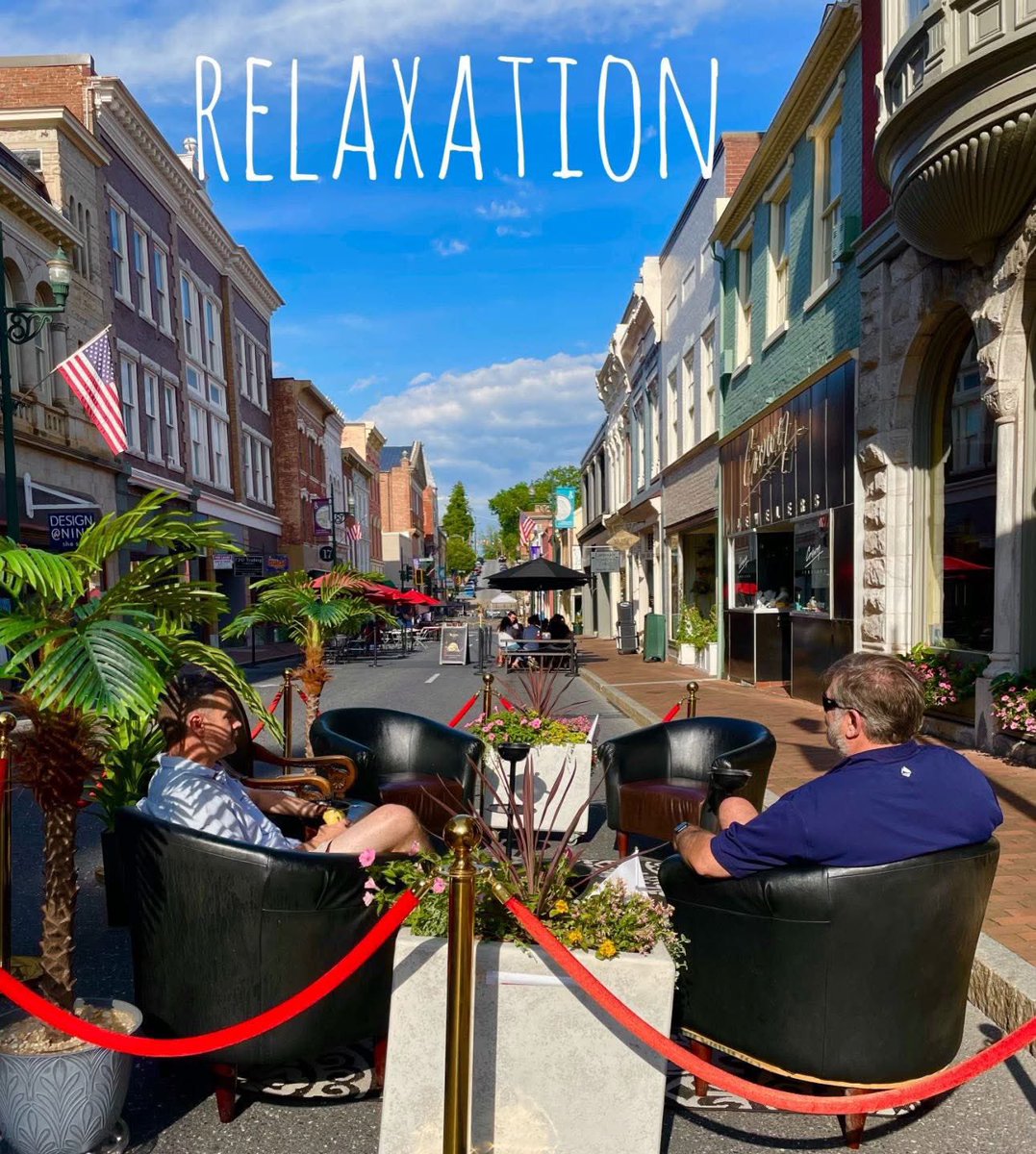 Come spend your evening with us tonight, and relax in our outside (or inside) lounge. Open til 10pm tonight &amp; Saturday.

#beverleycigarstore #cigars #pipes #sddadowntown #stauntonva #shopdowntown