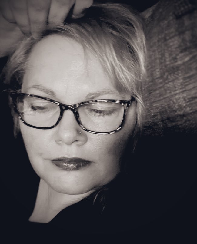v_moonwrites's tweet photo. Post a picture of yourself monitoring the situation.
This sounds serious 🧐 https://t.co/b1UDOpij50
