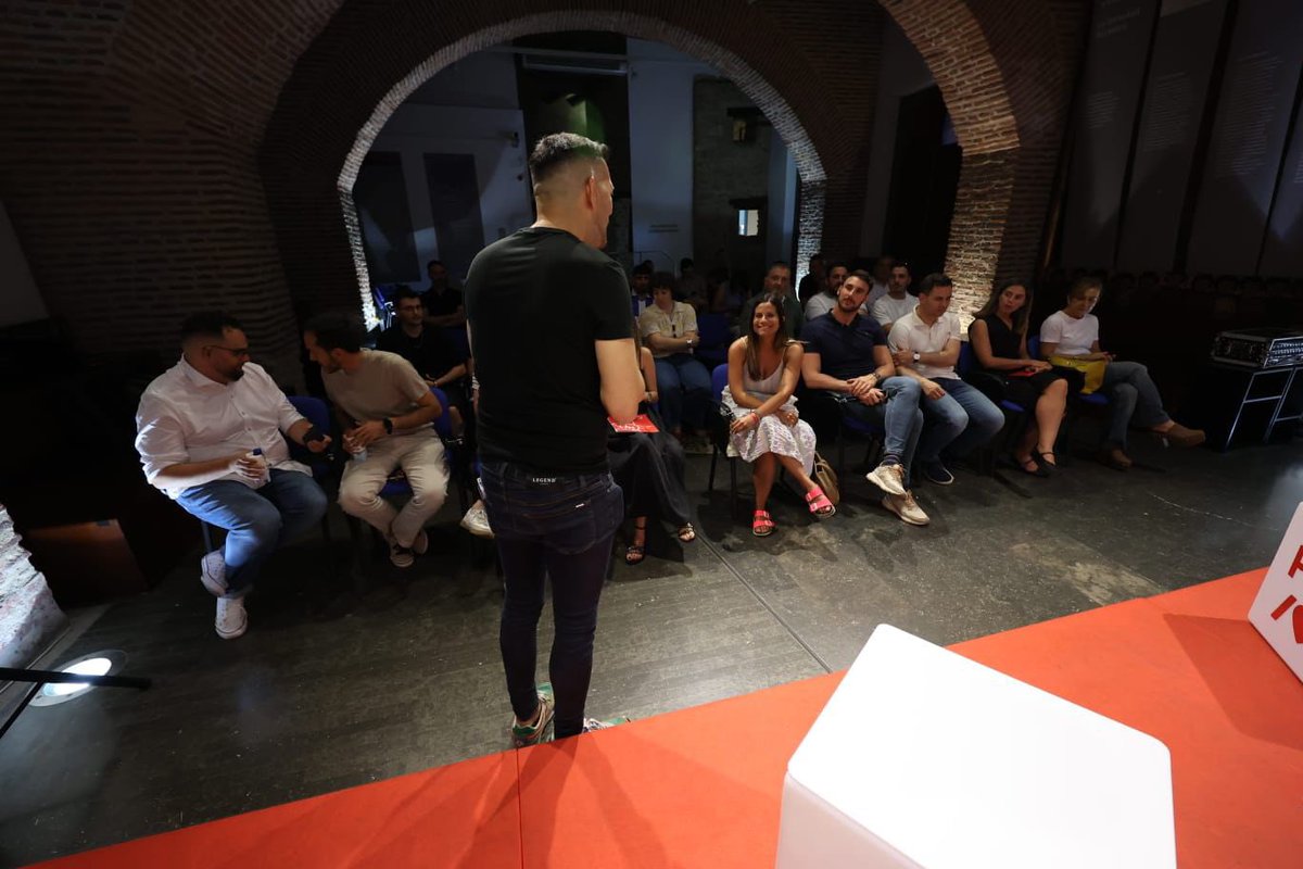 Pablo Bodega (@pablo_bodega) on Twitter photo Hoy <a href="/PSOE_CyL/">PSOE Castilla y León</a>, <a href="/PSLPSOE/">PSOE León /♥️</a> y <a href="/JSE_Leon/">JSE León</a> han organizado un acto con motivo del 20 aniversario del matrimonio igualitario. Interesantes y necesarias reflexiones sobre logros y amenazas del colectivo. Este tipo de iniciativas son más importantes que nunca. Gracias por contar conmigo❤️ Hoy <a href="/PSOE_CyL/">PSOE Castilla y León</a>, <a href="/PSLPSOE/">PSOE León /♥️</a> y <a href="/JSE_Leon/">JSE León</a> han organizado un acto con motivo del 20 aniversario del matrimonio igualitario. Interesantes y necesarias reflexiones sobre logros y amenazas del colectivo. Este tipo de iniciativas son más importantes que nunca. Gracias por contar conmigo❤️