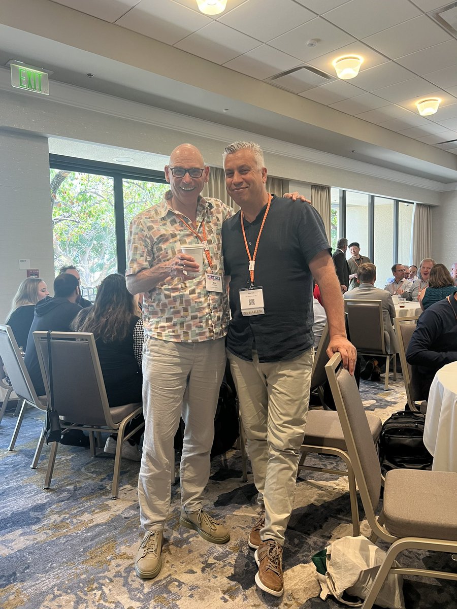 Despite all the sad moments back home, it was a great pleasure to receive the 2025 Vincent du Vigneaud Award during the APS meeting held in beautiful San Diego. Thank you to all the friends, colleagues, and past and present lab members who have been part of my scientific journey.