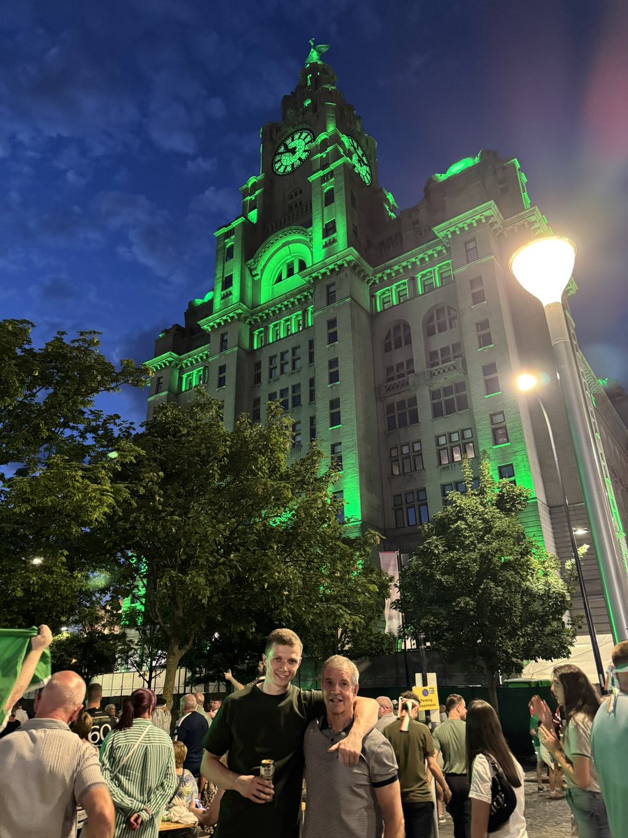 The Wolfe Tones with my dar 
<a href="/PaulWalmsley_/">Paul Walmsley</a>. Late Fathers’ Day. The 33rd County 💚