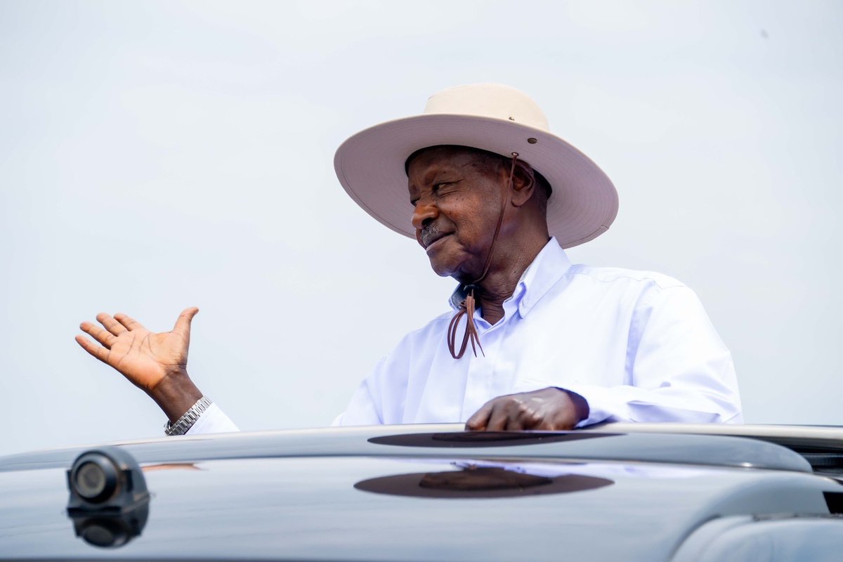 Kyeswa Hakim (@kimkyeswa) on Twitter photo President Museveni Concludes Day-two PDM Tour in Greater Mukono, Highlights Progress and Challenges.
President <a href="/KagutaMuseveni/">Yoweri K Museveni</a> completed his two-day Parish Development Model (PDM) tour in Greater Mukono on June 20, 2025, celebrating achievements in wealth creation while President Museveni Concludes Day-two PDM Tour in Greater Mukono, Highlights Progress and Challenges.
President <a href="/KagutaMuseveni/">Yoweri K Museveni</a> completed his two-day Parish Development Model (PDM) tour in Greater Mukono on June 20, 2025, celebrating achievements in wealth creation while