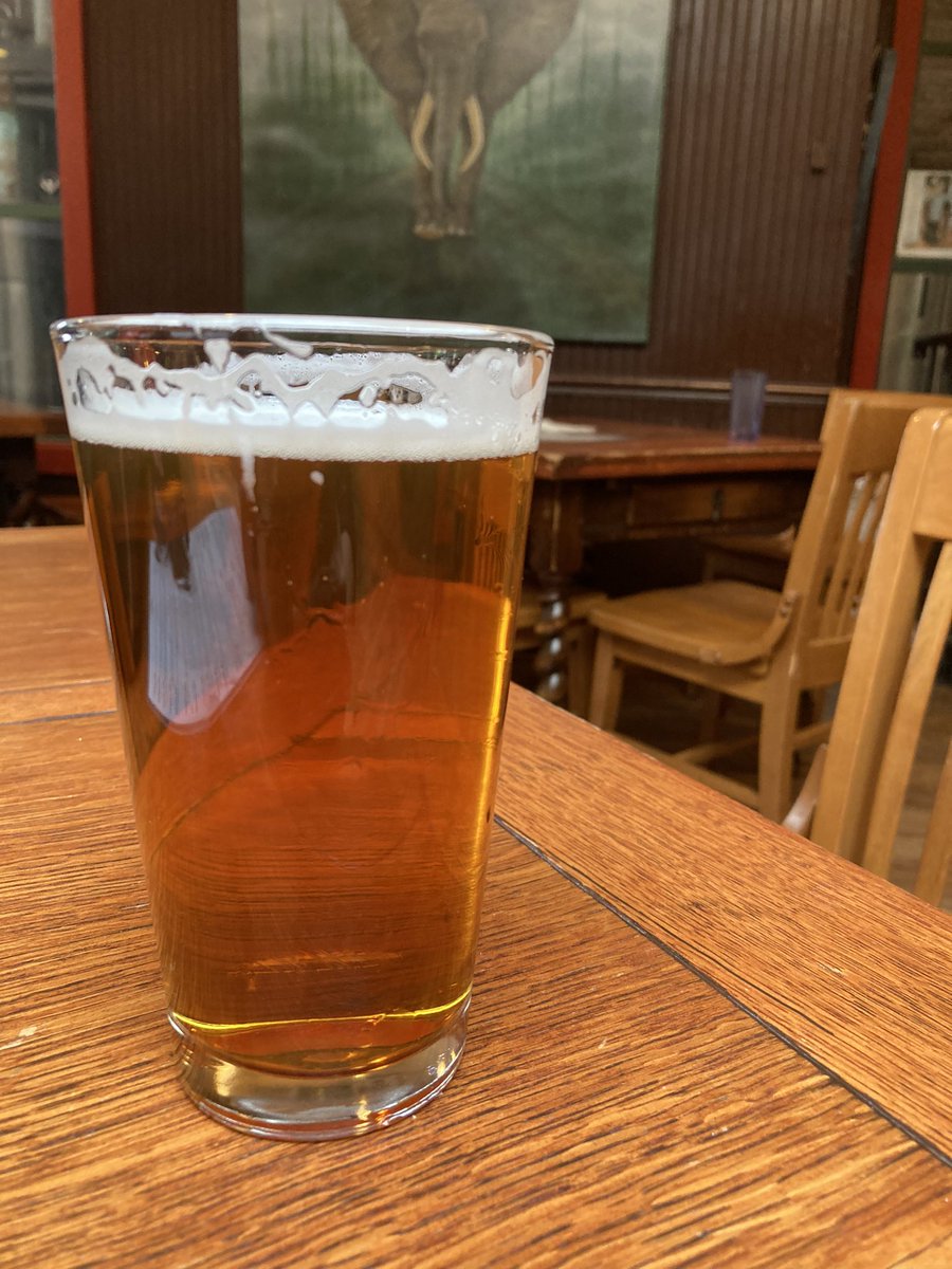 coysareds's tweet photo. ワシントン大学側のBig Time Breweryに。
フラグシップのノースウェストIPAめちゃうま！
#CWCアメリカ遠征 https://t.co/dCqLiPOQTW