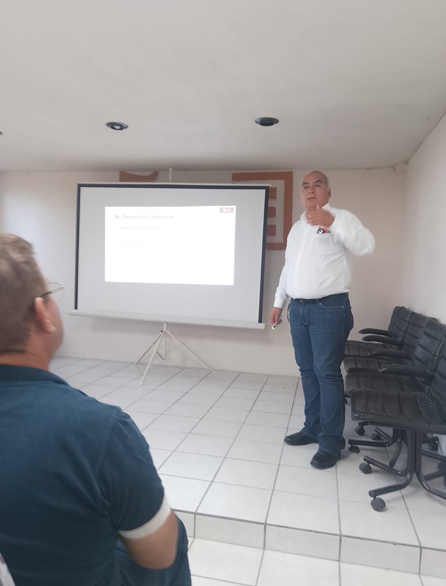 ☢️ ¡Orgullo Sindical en Movimiento!
📍 Piedras Negras, Coahuila
Hoy, en representación del Mtro. Everardo Padrón García, Secretario General de la Sección 5 del SNTE, la Mtra. Silvia Elisa Tabares, Secretaria del Fondo de Ahorro, en coordinación con el Mtro. Luis Enrique Gauna.
