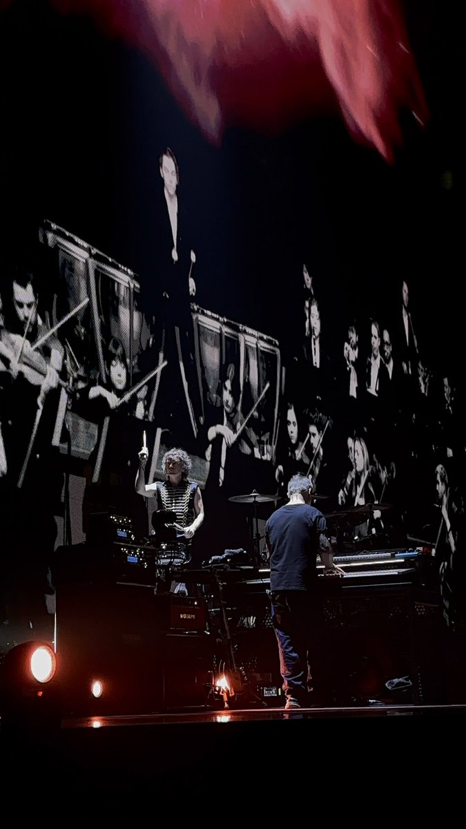 Merci pour Bercy 3 

À demain pour la dernière de l’arena tour 🥲

<a href="/oLidESaT_/">oLi dE SaT</a>