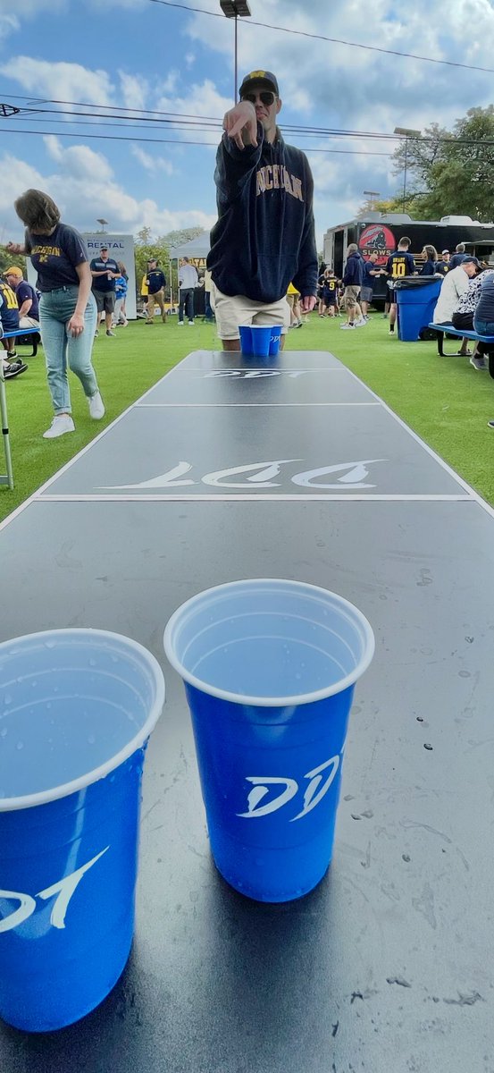 First day of summer!

Let's the games begin 🏓💦