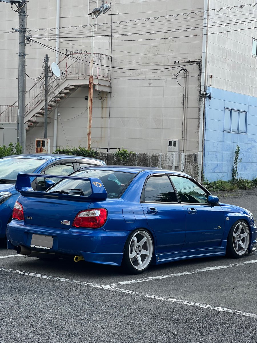つき tweet media