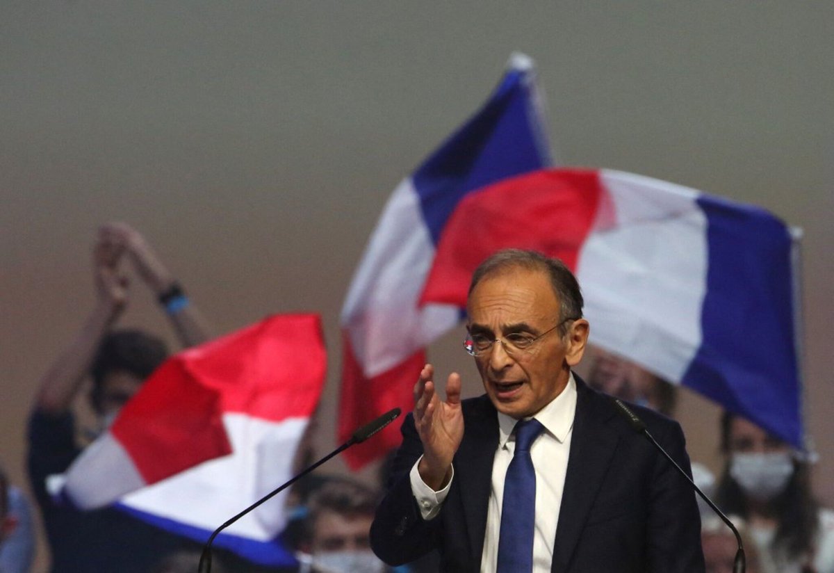 Peter Forest (@peterforest1979) on Twitter photo J'étais à #villepinte en décembre 2021 lorsque <a href="/ZemmourEric/">Eric Zemmour</a> est passé sous nos yeux du chroniqueur à celui de politique pour le lancement de la campagne des #presidentielle2022. Honnêtement je doutais de la réussite de sa mue, son discours a été un coup de foudre qui dure encore. J'étais à #villepinte en décembre 2021 lorsque <a href="/ZemmourEric/">Eric Zemmour</a> est passé sous nos yeux du chroniqueur à celui de politique pour le lancement de la campagne des #presidentielle2022. Honnêtement je doutais de la réussite de sa mue, son discours a été un coup de foudre qui dure encore.