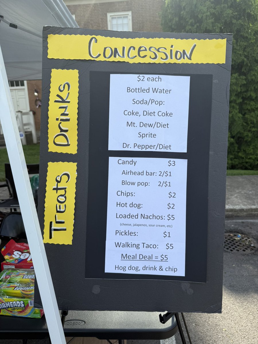 If you are in downtown Versailles for the Juneteenth celebration don’t forget to stop by and get some treats and drinks from the Woodford County High School girls basketball. 

Support your Woodford County High School girls basketball team and help them get to Florida. 🖤💛🐝