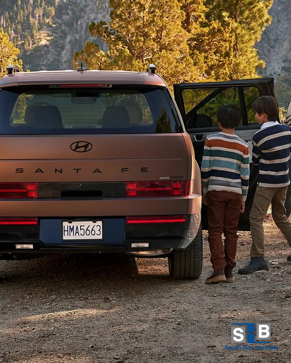 sbhyundai's tweet image. 🛣️🚙 Meet your new adventure buddy: the Hyundai #SantaFeHybrid! With room for the whole family, great fuel efficiency, &amp;amp; available AWD, it’s built for road trips, weekend getaways, &amp;amp; everything in between 🌲🧳 Check it out: bit.ly/3F7NKuO

#FamilyAdventures #SBHyundai