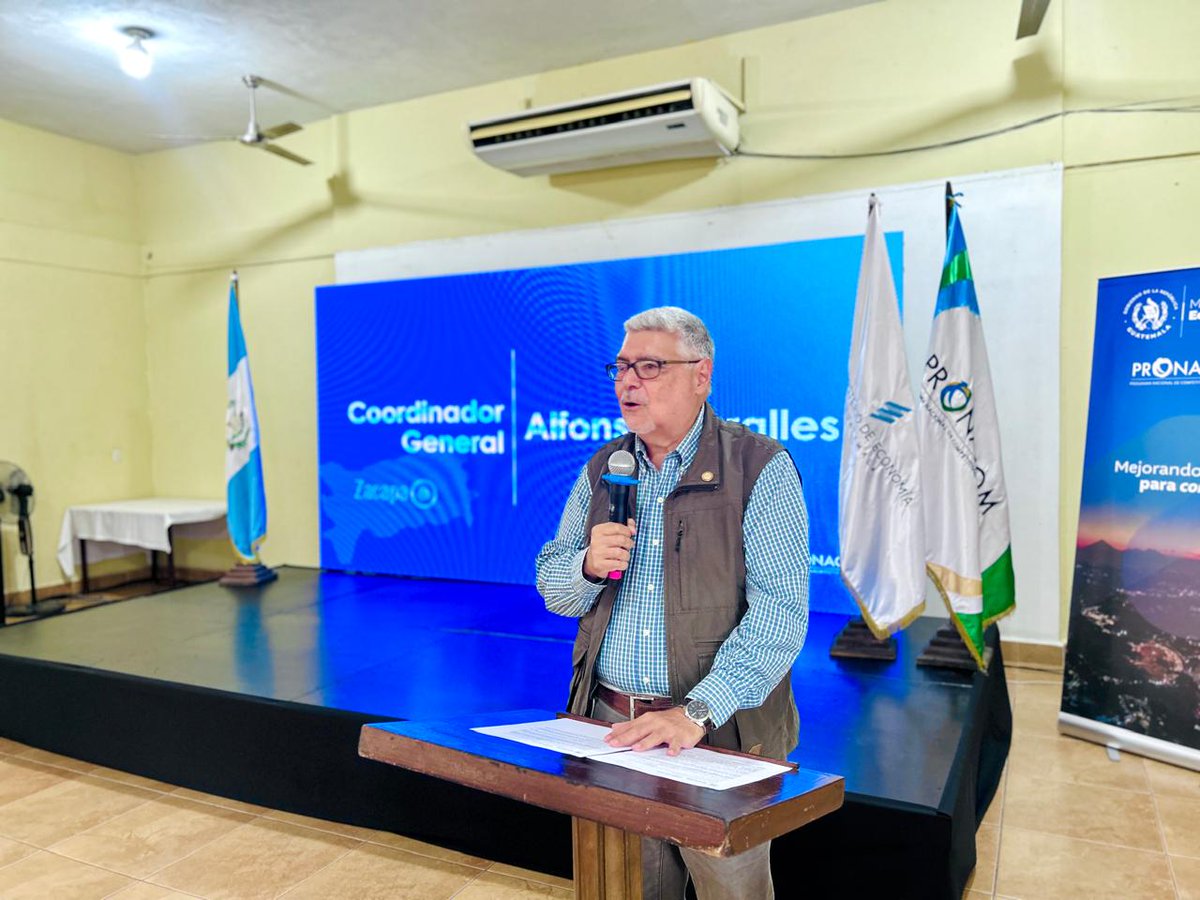 El Ministerio de Economía, a través de PRONACOM, impulsa el desarrollo económico regional en Zacapa 💼

📷Hoy presentamos la Hoja de Ruta a actores público-privados para fortalecer sectores estratégicos y atraer inversión, empleos y mejorar la competitividad.   
#PRONACOM