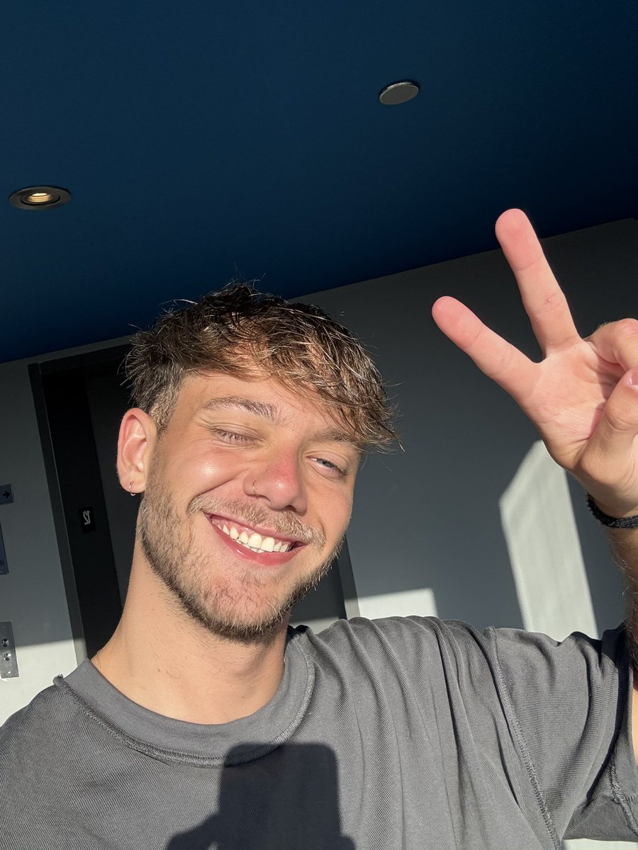 nachoo_cp's tweet photo. 😚✌️ https://t.co/ksOwfLUi83