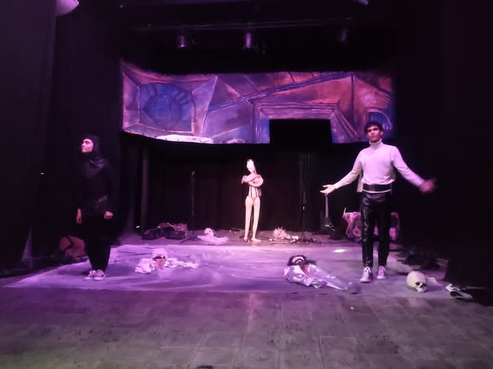 ESTRENO: "SINO HAMLET"  Puesta en Escena de Tony Maldonado y Juan González Fiffe, culminación de estudios del estudiante de Actuación con Títeres en la  Escuela Profesional de Arte: Manuel Muñoz Cedeño
#ArtesEscénicasGranma 
#CulturaGranma 
#ConsejoNacionaldelasArtesEscénicas
