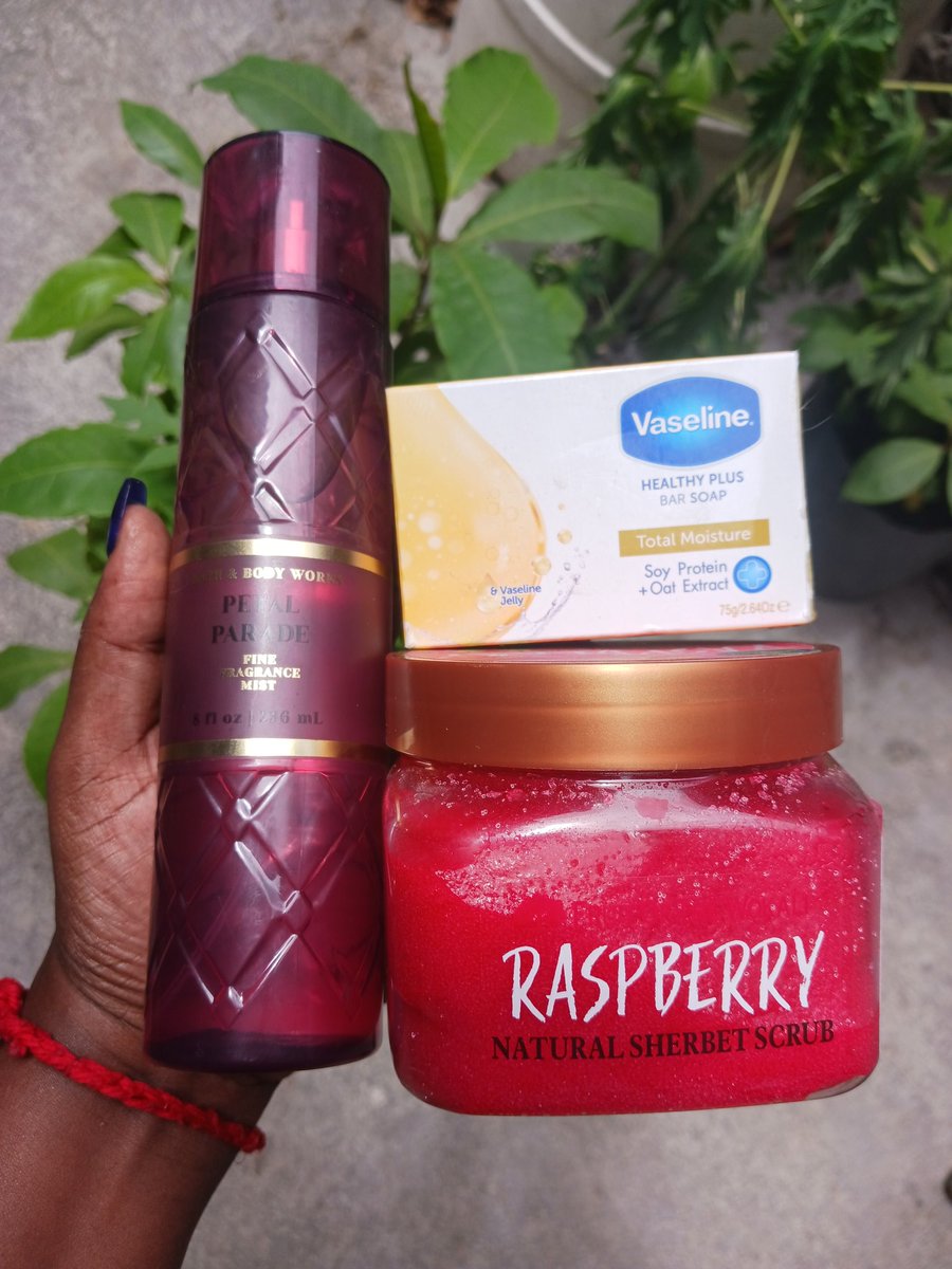 Preciosaboutik's tweet photo. Pran combo summer paw lan pouw kenbe ko ak pow fre 
1 - savon vaseline 
2 - scrub shea sugar 
3 - yon spray bath and body works 
Pou 2800gdes selman 
📲Ekri oubyen rele nan +50943143421 
📦Livrezon gratis soti delmas 33 pouw rive delmas 48 https://t.co/so0XCapkQB