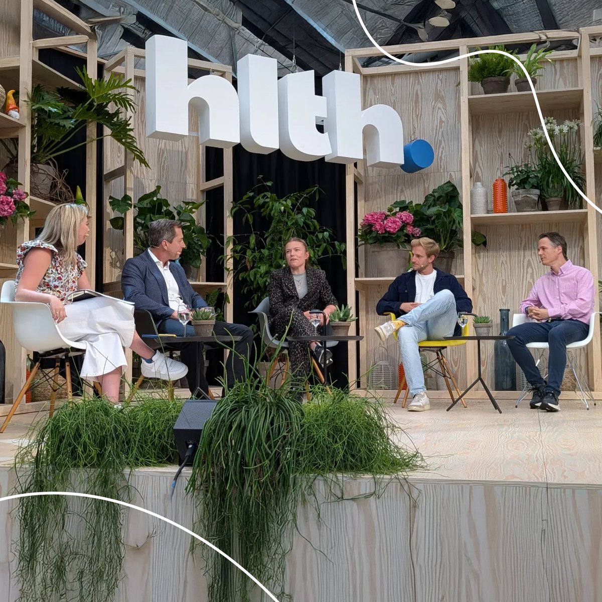 GoogleForHealth's tweet image. Fantastic discussions at #HLTHEurope on the future of healthcare! 💡 Our Health leaders, Karen DeSalvo, Amy McDonough, Susan Thomas, and Lucinda Scharff shared insights on AI in hospitals, next-gen wearables, and more. So much innovation happening!