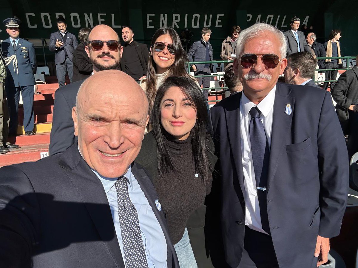Carlos Zapata (@zapatadiputado) on Twitter photo Con algunos diputados de <a href="/LLibertadAvanza/">La Libertad Avanza</a> hoy, celebrando el #diadelabanderaargentina y conmemorando a Manuel Belgrano.
VLLC! Con algunos diputados de <a href="/LLibertadAvanza/">La Libertad Avanza</a> hoy, celebrando el #diadelabanderaargentina y conmemorando a Manuel Belgrano.
VLLC!