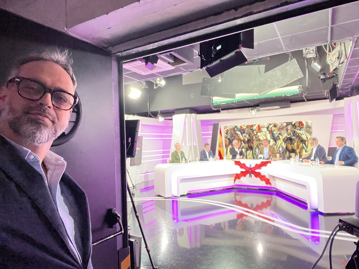 Jesús G. CONDE (@jgcdelcastillo) on Twitter photo 😹📺| Hoy a las 21.45h estaré en <a href="/Gato_directo/">El Gato al Agua</a> de <a href="/eltorotv/">El Toro TV</a> con <a href="/FernandoPazDice/">Fernando Paz</a> <a href="/CarlosEstebanRD/">CarlosEstebanRD</a> <a href="/pfbarbadillo/">Pedro Fdz Barbadillo</a> y el comandante de Húsares <a href="/josejavierespa/">José Javier Esparza Torres</a> con varios temas
👑⛪️ El trono el altar y la política.
🏴☠️ Siguen las investigaciones al 🥀
🇪🇸 Franco y al tercer año 😹📺| Hoy a las 21.45h estaré en <a href="/Gato_directo/">El Gato al Agua</a> de <a href="/eltorotv/">El Toro TV</a> con <a href="/FernandoPazDice/">Fernando Paz</a> <a href="/CarlosEstebanRD/">CarlosEstebanRD</a> <a href="/pfbarbadillo/">Pedro Fdz Barbadillo</a> y el comandante de Húsares <a href="/josejavierespa/">José Javier Esparza Torres</a> con varios temas
👑⛪️ El trono el altar y la política.
🏴☠️ Siguen las investigaciones al 🥀
🇪🇸 Franco y al tercer año