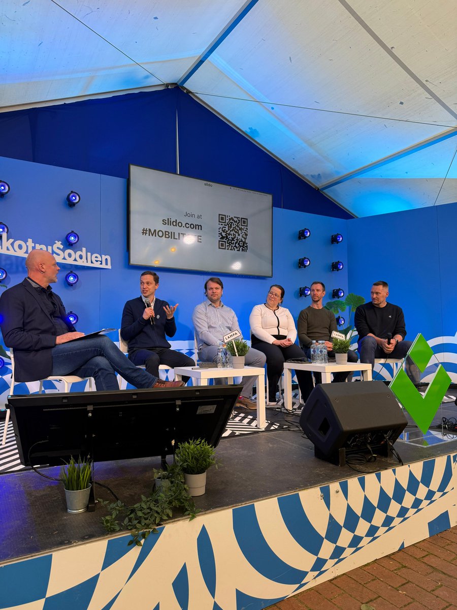 Šodien <a href="/FestivalsLAMPA/">Sarunu festivāls LAMPA</a> runājām par ilgtspējas risinājumiem transporta sektorā. 
Sabiedrība ir gatava mainīties, ja zaļākā alternatīva vidējā termiņā ir līdzvērtīga ierastajiem risinājumiem kā pārvietoties. Vai ir pamanīts, ka vivi pārvadāto pasažieru skaits gada laikā ir +16%?